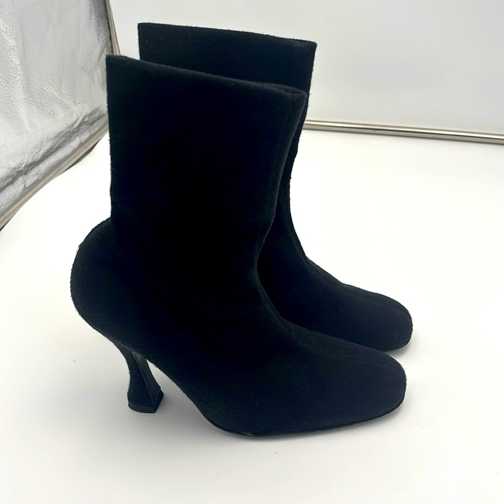 Colin Stuart Stretch, Pull-On Bootie in Black - Sz 7